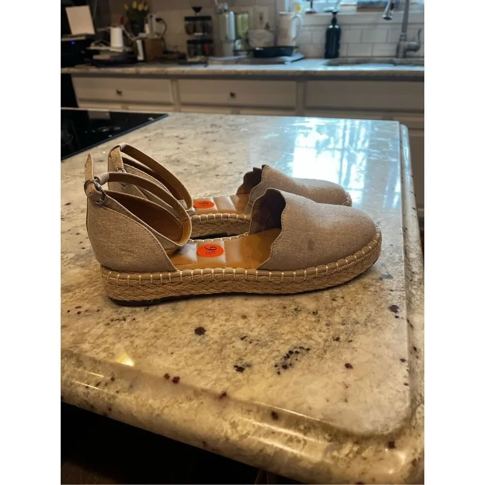 Joie Cruz Tan & Silver Metallic Ankle Strap Espadrilles sz 9.5 NWT